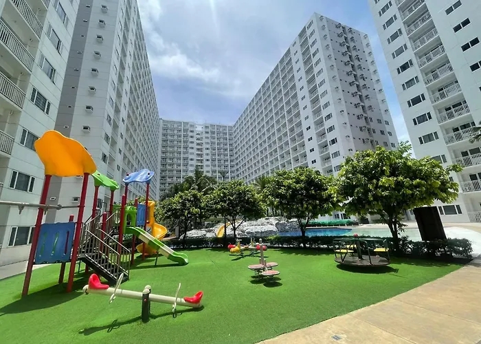 Shore Hyplace Moa Manila